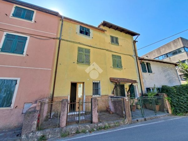 appartamento in vendita a Ceranesi in zona Ferriera