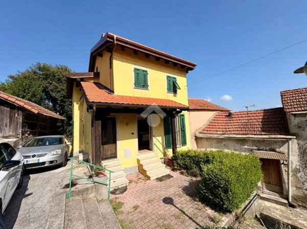 casa indipendente in vendita a Ceranesi in zona Livellato