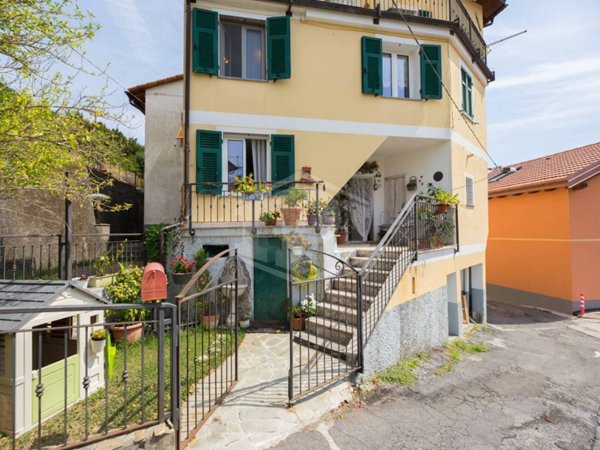 casa indipendente in vendita a Ceranesi in zona Ferriera