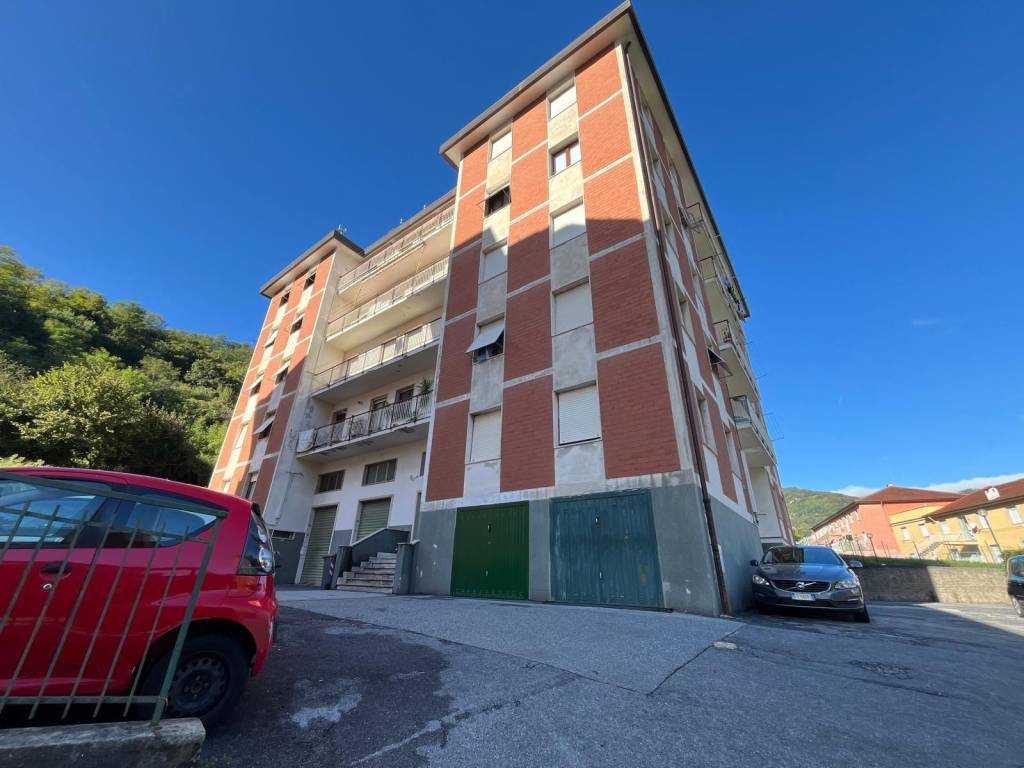 appartamento in vendita a Ceranesi in zona Ferriera
