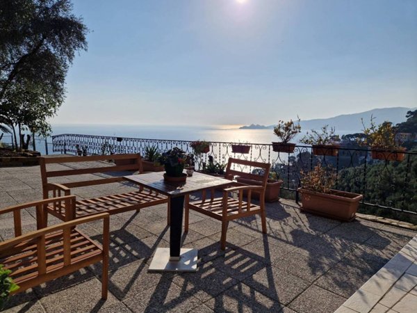casa indipendente in vendita a Chiavari in zona Sant'Andrea di Rovereto