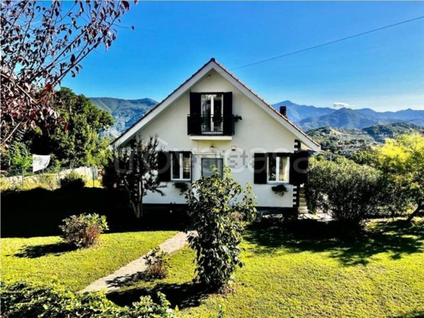 casa indipendente in vendita a Chiavari