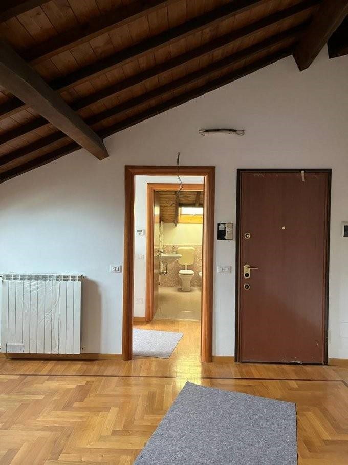 appartamento in vendita a Chiavari in zona Caperana