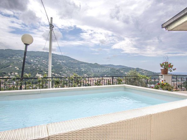 casa indipendente in vendita a Chiavari