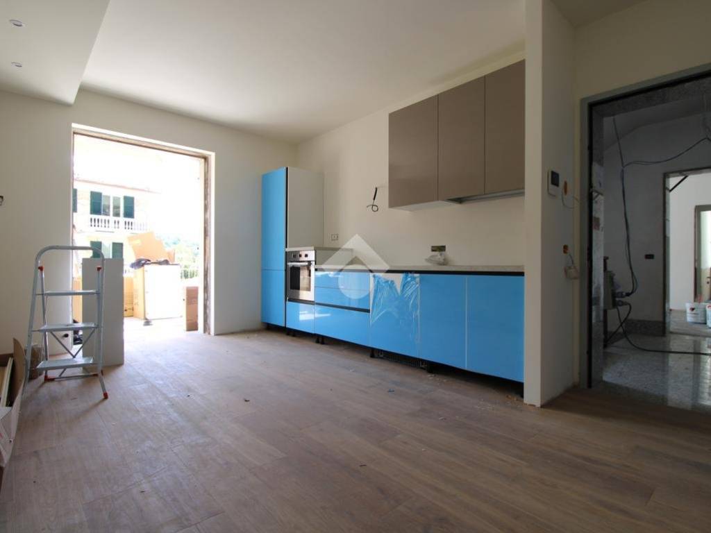 appartamento in vendita a Chiavari in zona Caperana