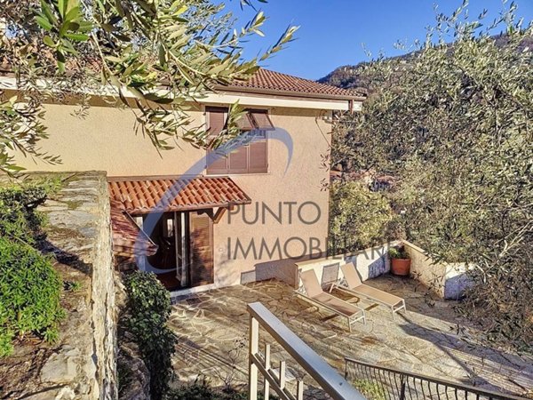 casa indipendente in vendita a Chiavari