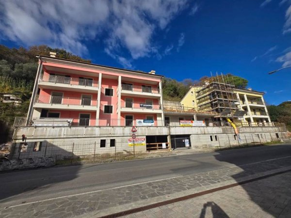 appartamento in vendita a Chiavari in zona Caperana
