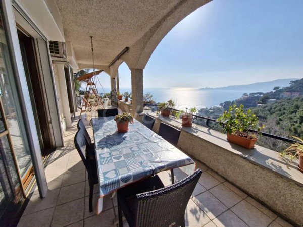 casa indipendente in vendita a Chiavari