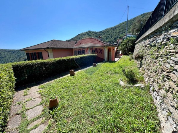 appartamento in vendita a Chiavari in zona Sanguineto