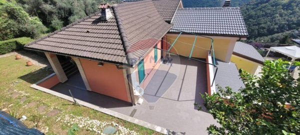 appartamento in vendita a Chiavari in zona Sanguineto