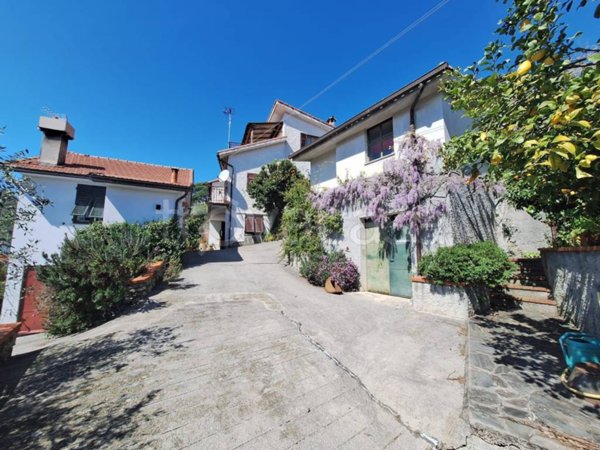 casa indipendente in vendita a Chiavari