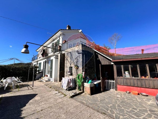 casa indipendente in vendita a Chiavari in zona Caperana