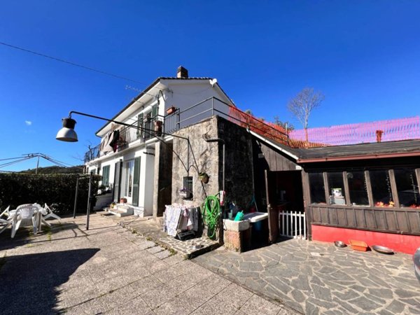 casa indipendente in vendita a Chiavari in zona Caperana