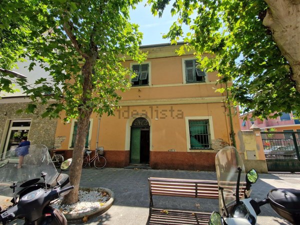 casa indipendente in vendita a Chiavari