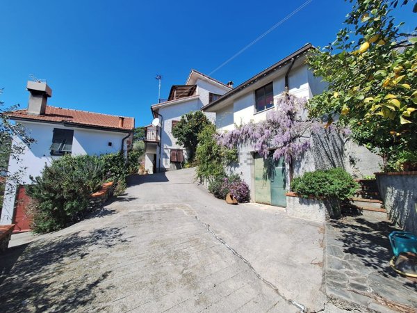 casa indipendente in vendita a Chiavari