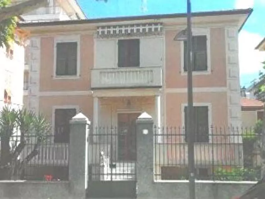 casa indipendente in vendita a Chiavari