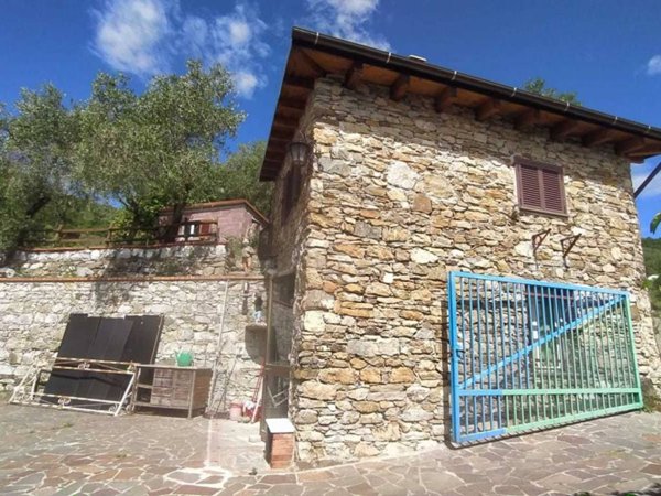 casa indipendente in vendita a Chiavari in zona Caperana