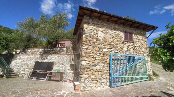 casa indipendente in vendita a Chiavari in zona Caperana