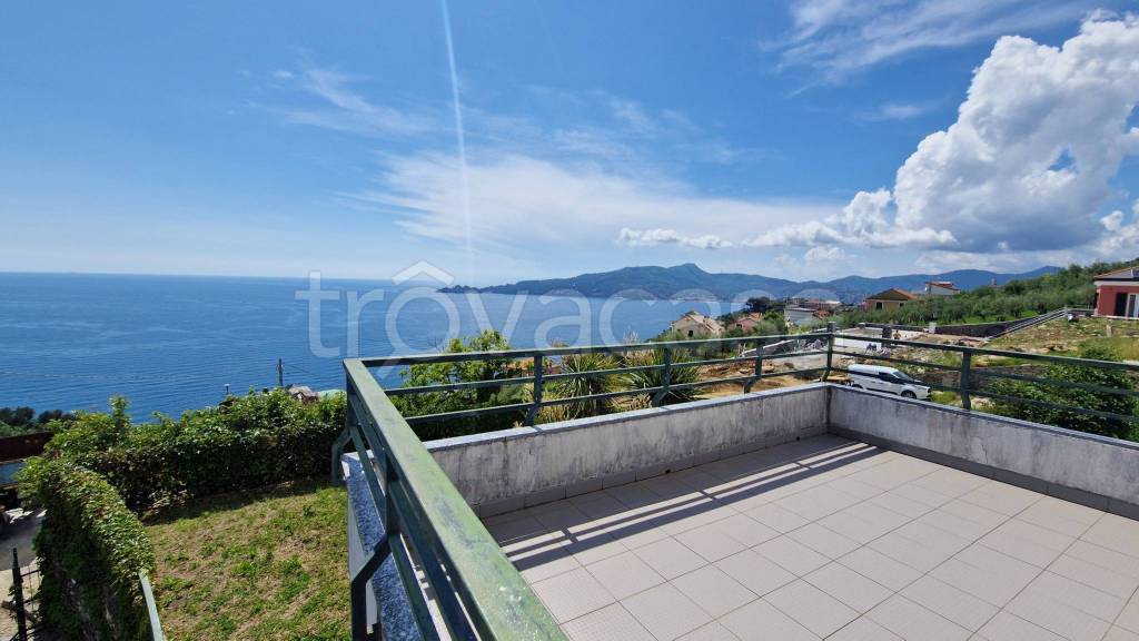 casa indipendente in vendita a Chiavari in zona Sant'Andrea di Rovereto