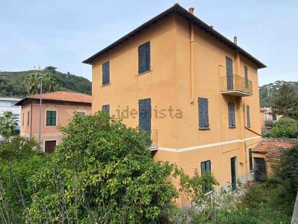 casa indipendente in vendita a Chiavari