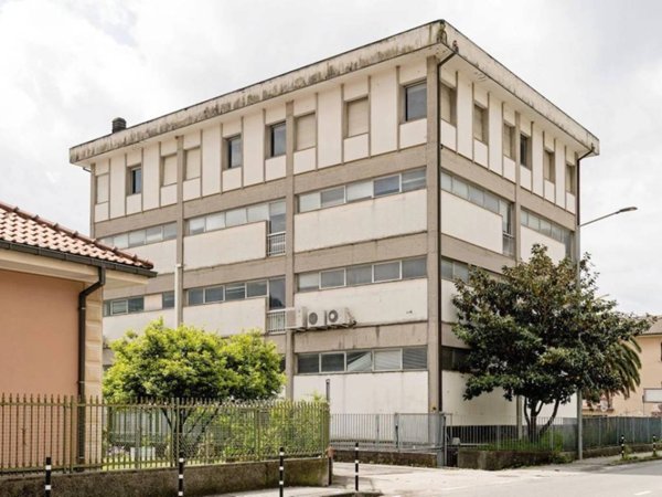 intera palazzina in vendita a Chiavari in zona Caperana