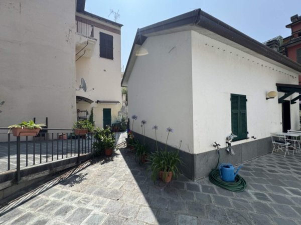 casa indipendente in vendita a Chiavari in zona Entella