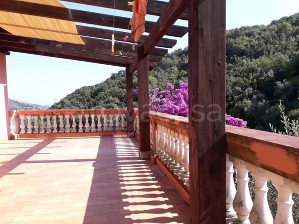 appartamento in vendita a Chiavari in zona Caperana