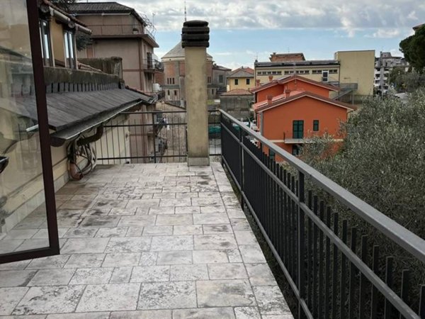 appartamento in vendita a Chiavari in zona Caperana