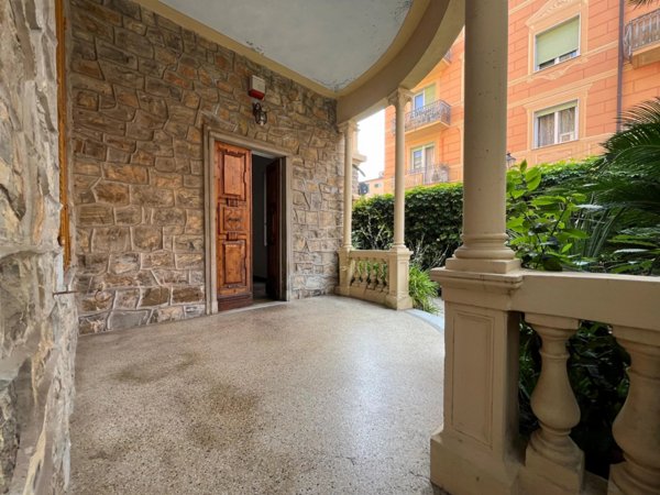 casa indipendente in vendita a Chiavari