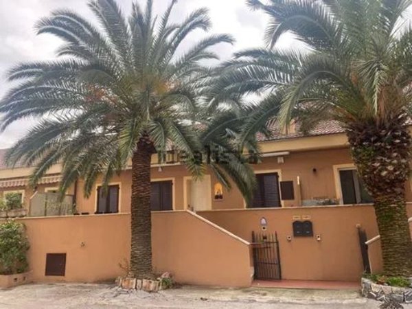 casa indipendente in vendita a Chiavari