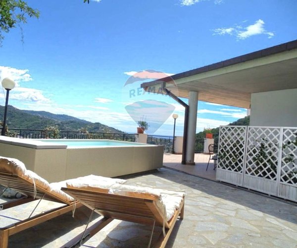 casa indipendente in vendita a Chiavari in zona Caperana