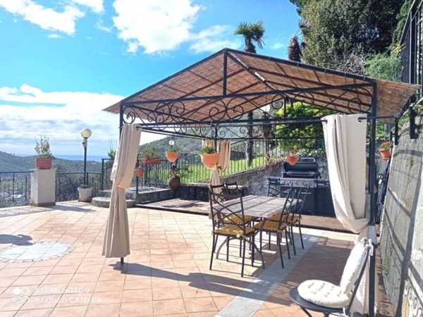 casa indipendente in vendita a Chiavari in zona Caperana