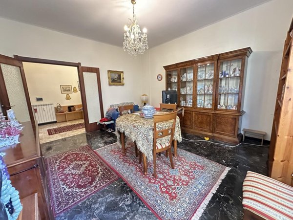 pentavano in vendita a Chiavari
