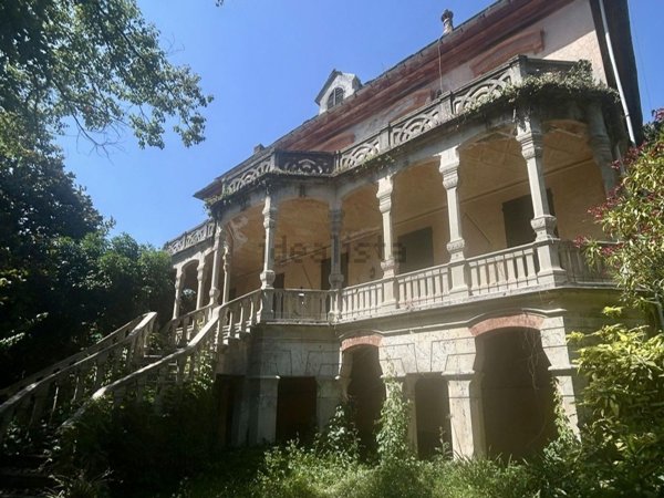 casa indipendente in vendita a Chiavari