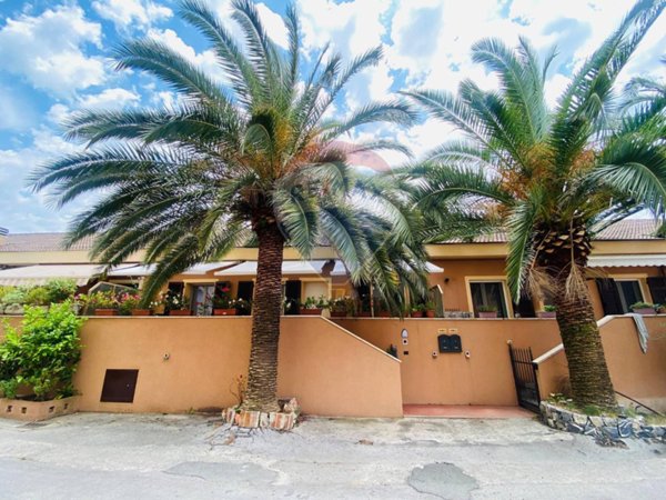 casa indipendente in vendita a Chiavari