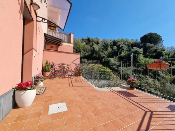 casa indipendente in vendita a Chiavari in zona Sanguineto
