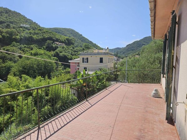 appartamento in vendita a Chiavari in zona Sanguineto