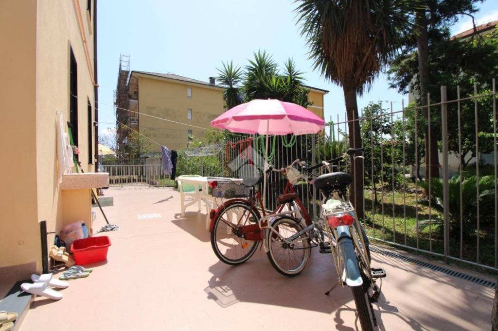 appartamento in vendita a Chiavari in zona Entella