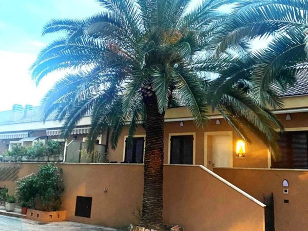 appartamento in vendita a Chiavari in zona Caperana