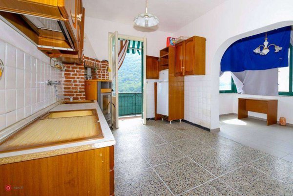 appartamento in vendita a Chiavari in zona Sanguineto