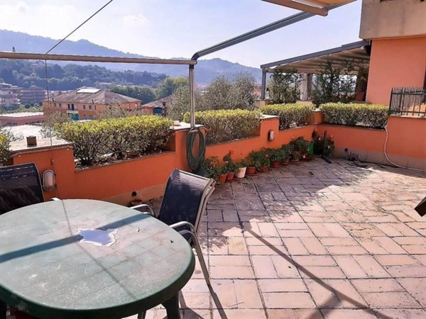 appartamento in vendita a Chiavari in zona Caperana