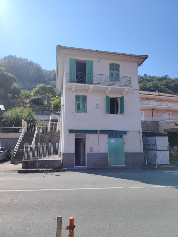 casa indipendente in vendita a Chiavari in zona Caperana