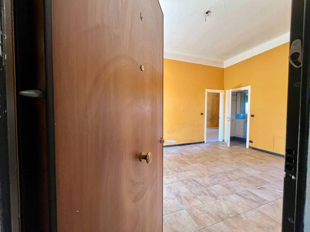 appartamento in vendita a Chiavari in zona Caperana