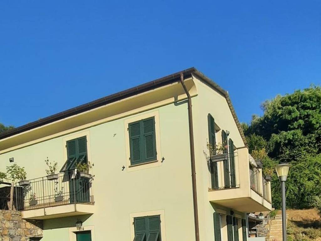 casa indipendente in vendita a Chiavari