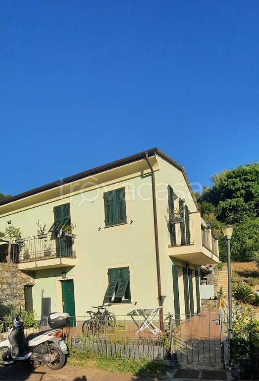 casa indipendente in vendita a Chiavari
