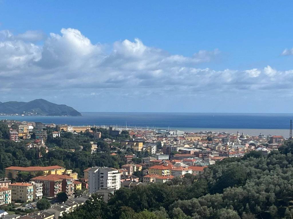 casa indipendente in vendita a Chiavari