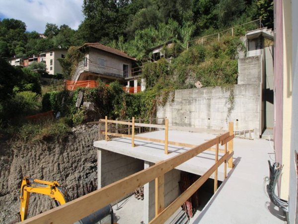 appartamento in vendita a Chiavari in zona Caperana