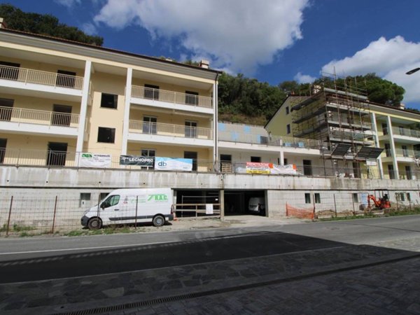 appartamento in vendita a Chiavari in zona Caperana