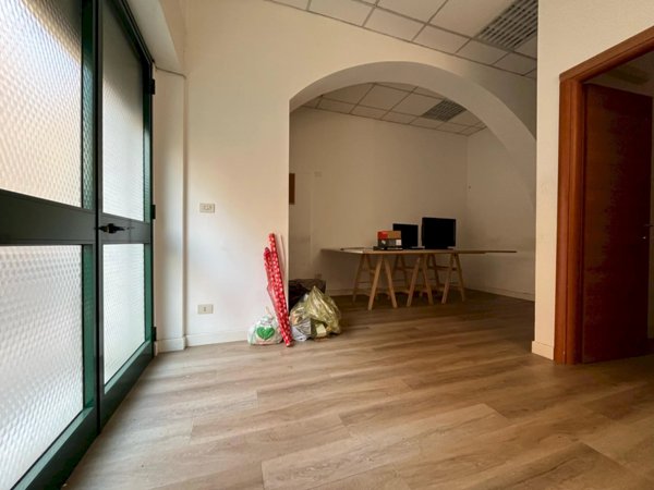 locale commerciale in vendita a Chiavari