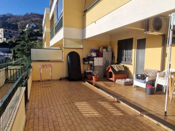 appartamento in vendita a Chiavari in zona Caperana